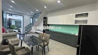 NHÀ LẦU MỚI TINH ĐỦ NỘI THẤT DỌN VÀO Ở NGAY PHƯỜNG 1