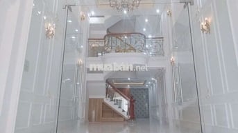 Bán Nhà 5 tầng Ngay Phường Linh Đông