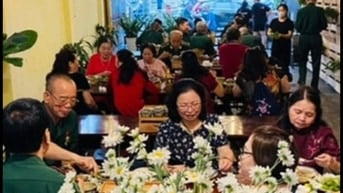 Quán phở gà Q3 tuyển NV phục vụ