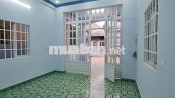 Chủ cần bán gấp căn nhà cấp 4 vị trí cực đẹp , hẻm xe, tải tránh nhau