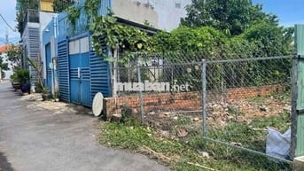 Đất dt 5x21,5, ngay trung tâm Tt Hóc môn, gần chợ hm, hẻm xe hơi.