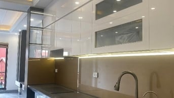 Nhà mới xây 6 tầng thang máy 75m phố Lĩnh Nam ô tô vào nhà. 17,5 tỷ
