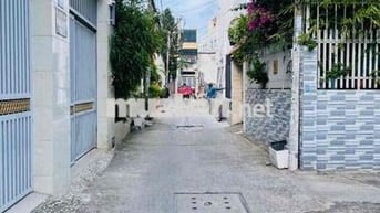 Nhà 1T1L 2PN sân rộng DT 4.5x25m hẻm xe hơi gần Phạm Văn Đồng