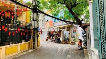 Chính chủ gửi bán nhà Võng Thị, Tây Hồ - ô tô đỗ cổng full nội thất