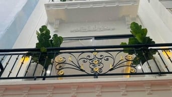 HIẾM_40M2_5 TẦNG THANG MÁY_HƠN 9 TỶ_MỚI TINH_PHỐ GIÁP BÁT _NGÃ TƯ VỌNG