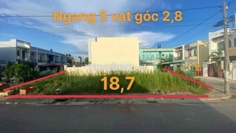 bán lô góc 3 mặt tiền khu dân cư đông đúc sầm uất