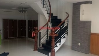CHO THUÊ NHÀ ĐẸP – HẺM 8M THÀNH THÁI, QUẬN 10