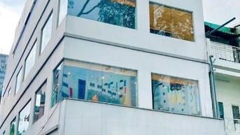 Cho thuê góc 2 Mặt tiền đường Sư Vạn Hạnh, Phường 12, Quận 10.