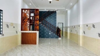 Bán nhà cách Quốc lộ 50 : 60m, Trệt ,lửng ,sân thượng : giá 1650 triệu