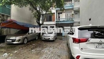 Bán Đất Ngay Phố Ngọc Lâm,Ô Tô Vào Đất Vuông Đẹp Giá Đẹp chỉ 5,x tỷ