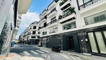 Nhà Phố Mới Xây Như Citylank Giá Rẻ DT 220m2 1Trệt 1Lửng 3Lầu 5Pn 5Wc
