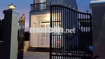Cho thuê nhà có nội thất gần chợ Bến Thế - p.Tân An