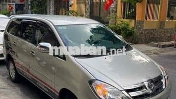 Toyota Innova 2006 G - 1212 km