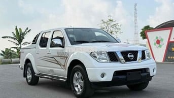 Nissan Navara 2013 LE 2.5MT 4WD - 150000 km