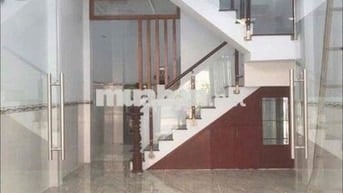 Nhà LÊ VĂN QUỚI [4x10, 2lầu, 3pn, 3toilet] sẵn 3máy lạnh