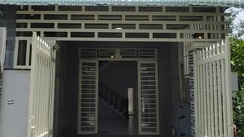 Bán nhà 1 trệt 1 lầu, 5x20m, đường ô tô 6m, gần UBND Hưng Long Bình Ch