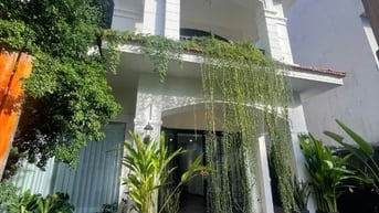  Biệt Thự Sân Vườn 240m2 giữa trung tâm Quận 10, 11x22, 3 tầng, 42 tỷ 