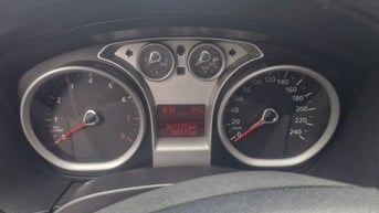 Ford Focus 2011 1.8 AT - 160000 km- 230 triệu