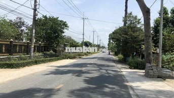 mt bùi thị điệt ngay trung tâm xã. 10*50 giá 5,6tỷ