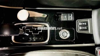 Mitsubishi Outlander 2021 Premium 2.4 CVT - 27000