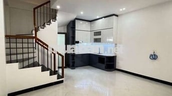Chính chủ gửi bán nhà Bát Khối - gần chợ - ngõ nông - khu dân sầm uất