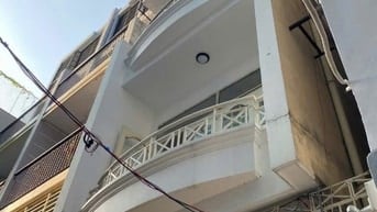 Bán gấp nhà trung tâm Quận 1, Nguyễn Bỉnh Khiêm, 2 tầng, sổ hồng