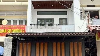 Nhà hẻm xe tải thông, gần chợ Bà Chiểu giáp q1 thuận tiện kinh doanh.