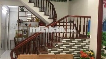 Thím e đang cần bán nhà 4t,45m tại Ngô Thì Sĩ,Hà Đông ,ngõ to chỉ 8t