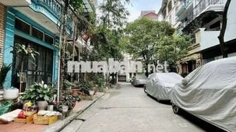 Tôi cần bán nhà Tiểu Khu Ngọc Khánh La Thành 5tầng thang máy.