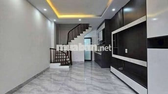 Nhỉnh 5 tỷ - Văn Tiến Dũng - 5 tầng 3 ngủ - sát phố - 1 nhà ô tô tránh