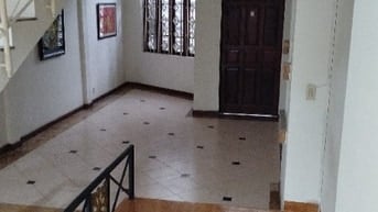 Nhà mặt tiền hẻm kế bên nhà ga T3 