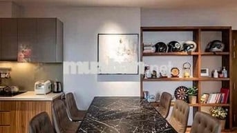Bán nhà kèm nội thất của Đức, dtsd 200m2 khu cao tầng - hẽm thông oto