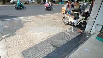nhà cấp 4 ngay ngã ba C18 - Cộng Hoà