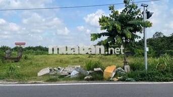 Kẹt tiền sang gấp 400m2, thổ cư 200m2, kế bên khu công nghiệp Becamex