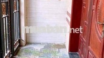 Nhà lầu 2 phòng 1 máy lạnh KdC Đối Diện BV Nhi Đồng