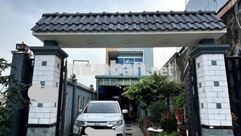 Nhà mặt tiền Phạm Thị Giây 200m2 + 4 PN, trung tâm Hóc Môn