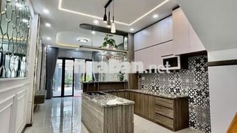 Nhà sạch sẽ như mới,dt4*20m, 2lau,3pn,4wc, sân đậu xe hơi hẽm xe tải