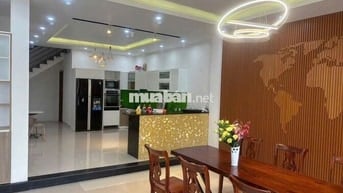 Chính chủ cần tiền bán gấp nhà trung tâm thành phố Quảng Ngãi
