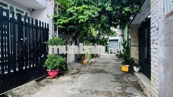 BÁN NHÀ GÒ VẤP - 2 Tầng 42m2 Giá 4 Tỉ - HẺM XE TẢI THÔNG- QUANG TRUNG
