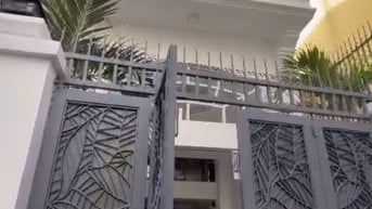 Bán tòa nhà căn hộ dịch vụ đường Phan Xích Long 
