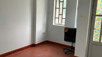 2PHÒNG TRỌ MẶT TIỀN LŨY BÁN BÍCH, hơn30m2, trên lầu có cửa sổ,ban công