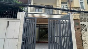Hạ giá nhà Lê Văn Sỹ, Q3 còn 2tỷ950, 1T2L có sân để xe. SHR chính chủ.