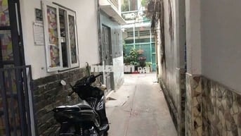 Bán nhà chính chủ đường Cách Mạng Tháng 8 Quận 3