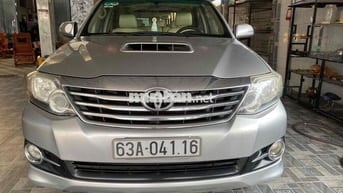 Toyota Fortuner 2015 2.5G 4x2 - 290000 km