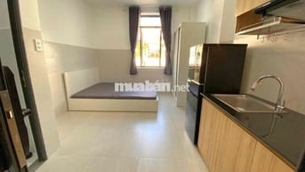 CHO THUÊ STUDIO CỬA SỔ LỚN FULL NỘI THẤT NHÀ THANG MÁY NGAY PHỔ QUANG