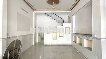 Nhà trệt 2 lầu 5PN đường Phạm Hùng chỉ 15 triệu giá quá êm
