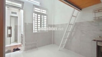 Duplex gác cao 1m7 sẳn NT ,phòng mới. Chuyên cho SV ngay ĐH Văn Hiến