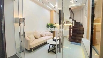 Siêu phẩm Hai Bà Trưng 5tầng,sổ riêng lô góc ngõ thông hơn 6 tỷ.