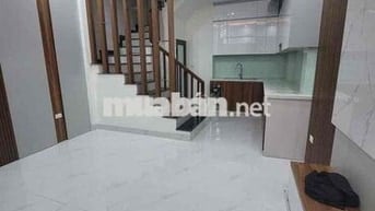 BÁN NHÀ KHƯƠNG TRUNG MỚI ĐẸP GẦN Ô TÔ GẦN ĐẦM HỒNG DT: 30m2, 5Tầng.