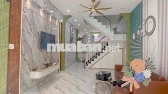 NHÀ ĐẸP NGAY TRONG CHỢ SƠN KỲ ĐỐI DIỆN CHUNG CƯ CELADON